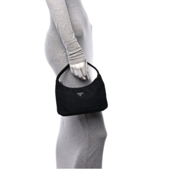 Prada Tessuto Mini Re-Edition 2000 Nylon Bag w/ authentic ID card verification - Picture 5 of 16